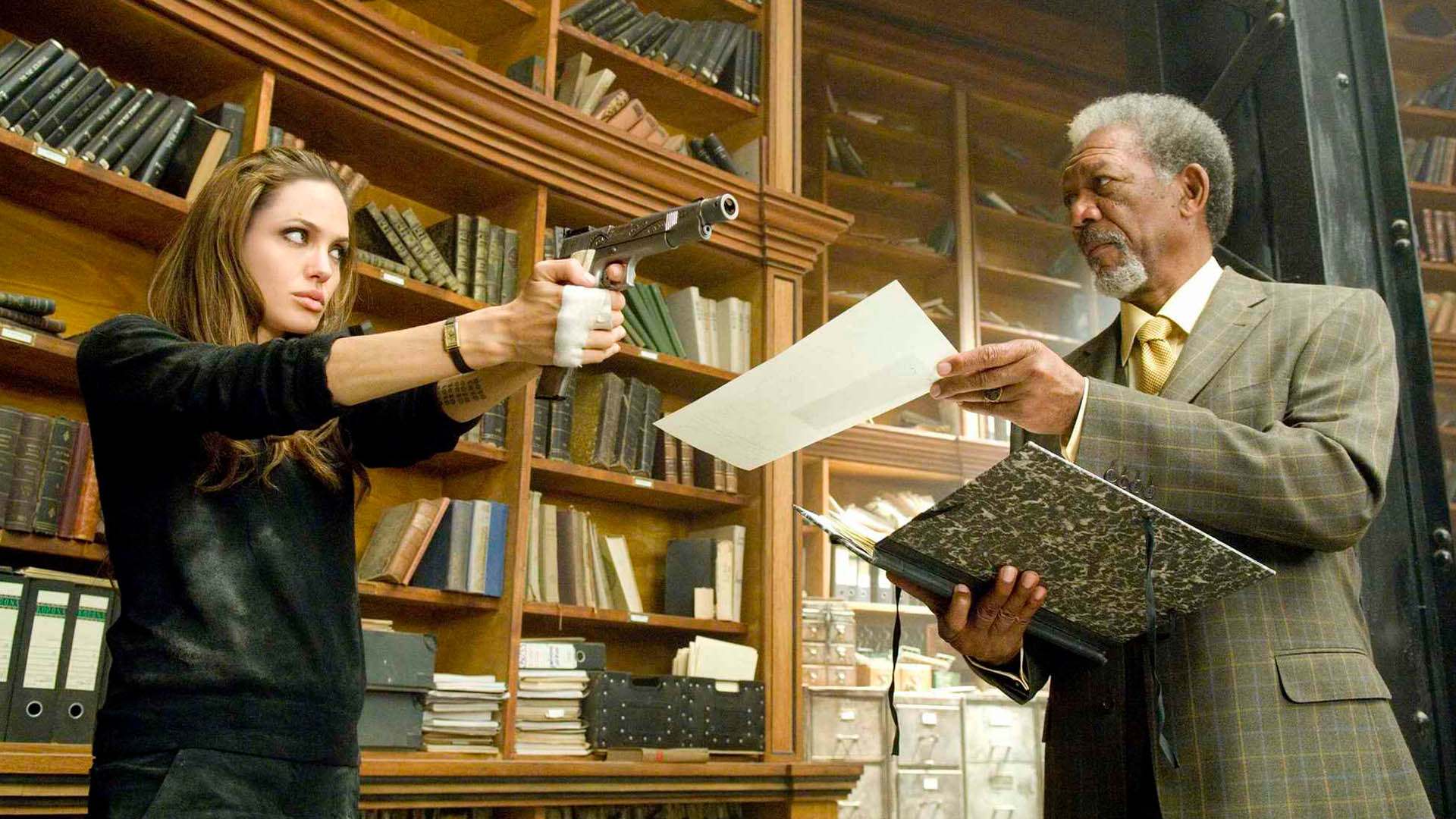 آنجلینا جولی و مورگان فریمن در فیلم Wanted