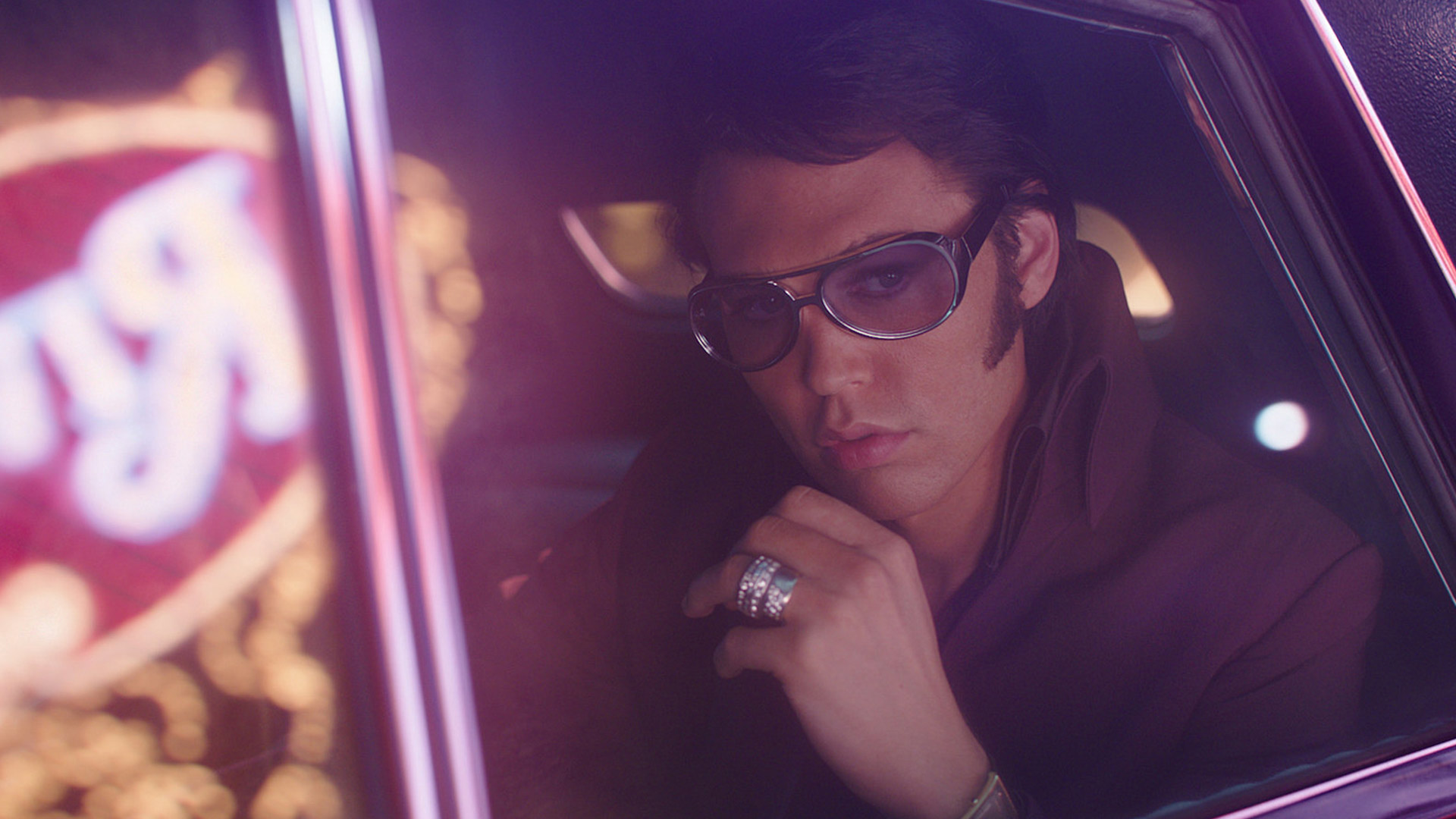 Elvis filminde arabada Elvis Presley