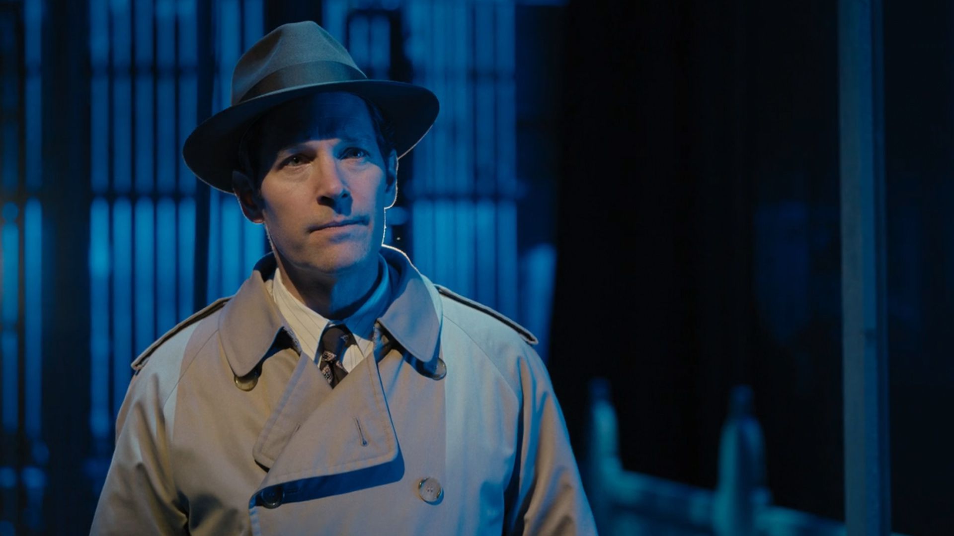پل راد در نقش بن گلنروی در صحنه پایانی فصل دوم سریال Only Murders in the Building