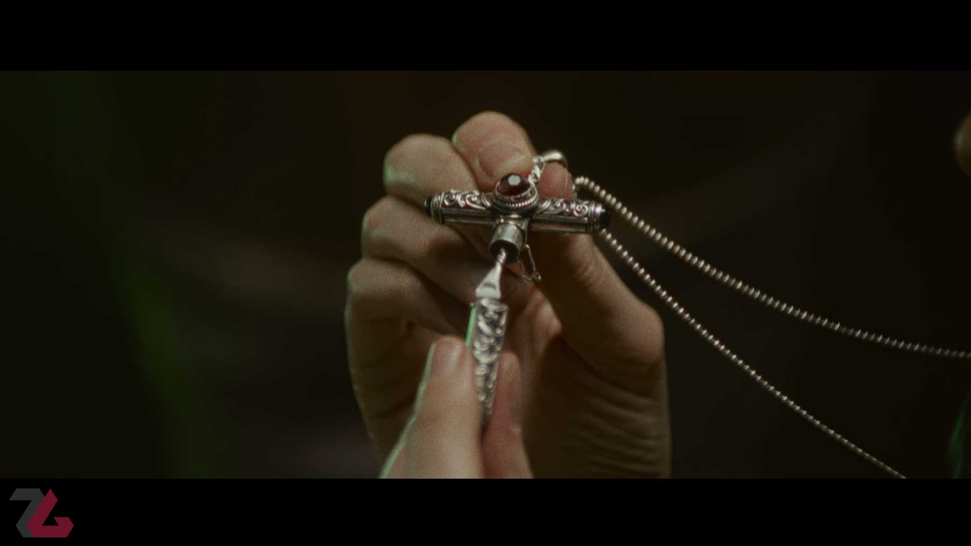 صلیب با بخش جداشونده در بازی Immortality، اثر سم بارلو