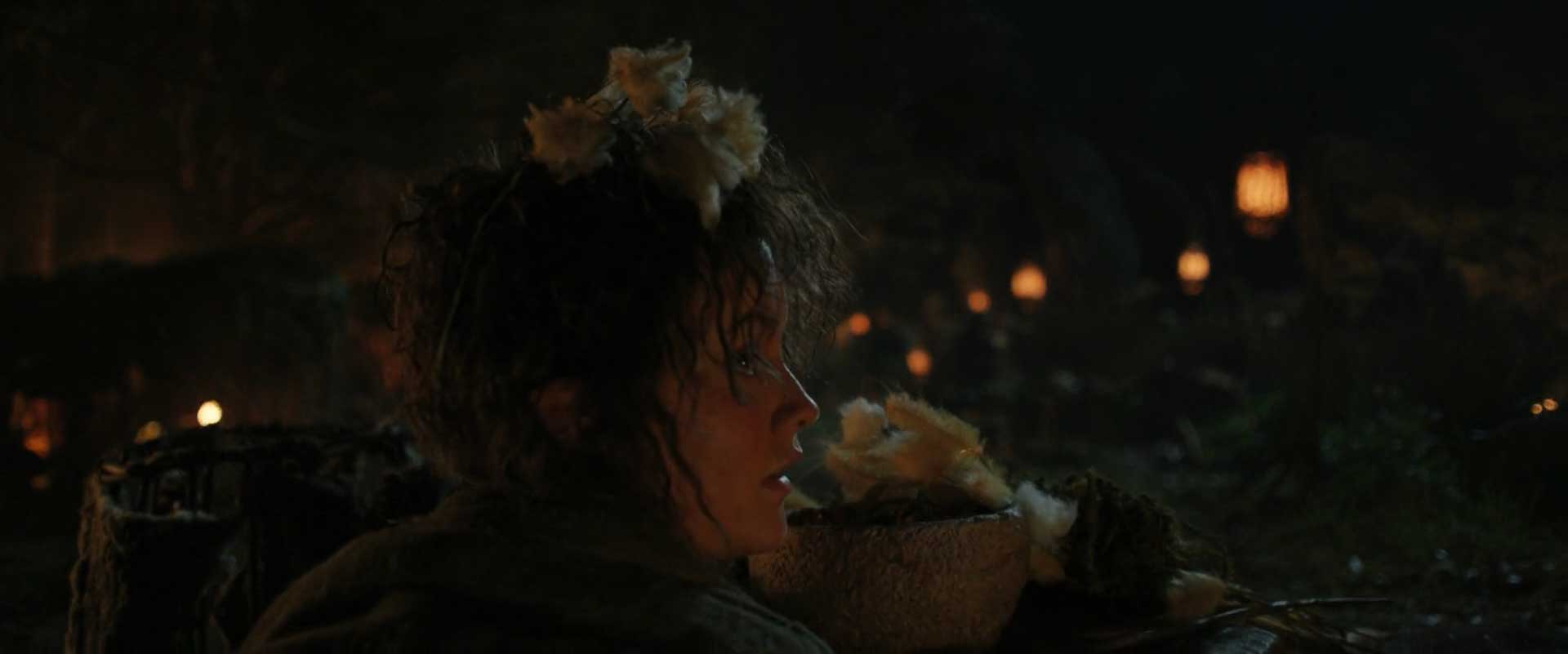 النور «نوری» برندیفوت با بازی مارکلا کاونا در سریال The Lord of the Rings: The Rings of Power (قسمت سوم: آدار)