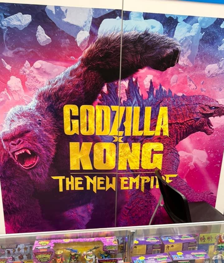 گودزیلا و کینگ کونگ در بنر تبلیغاتی فیلم Godzilla x Kong: The New Empire 