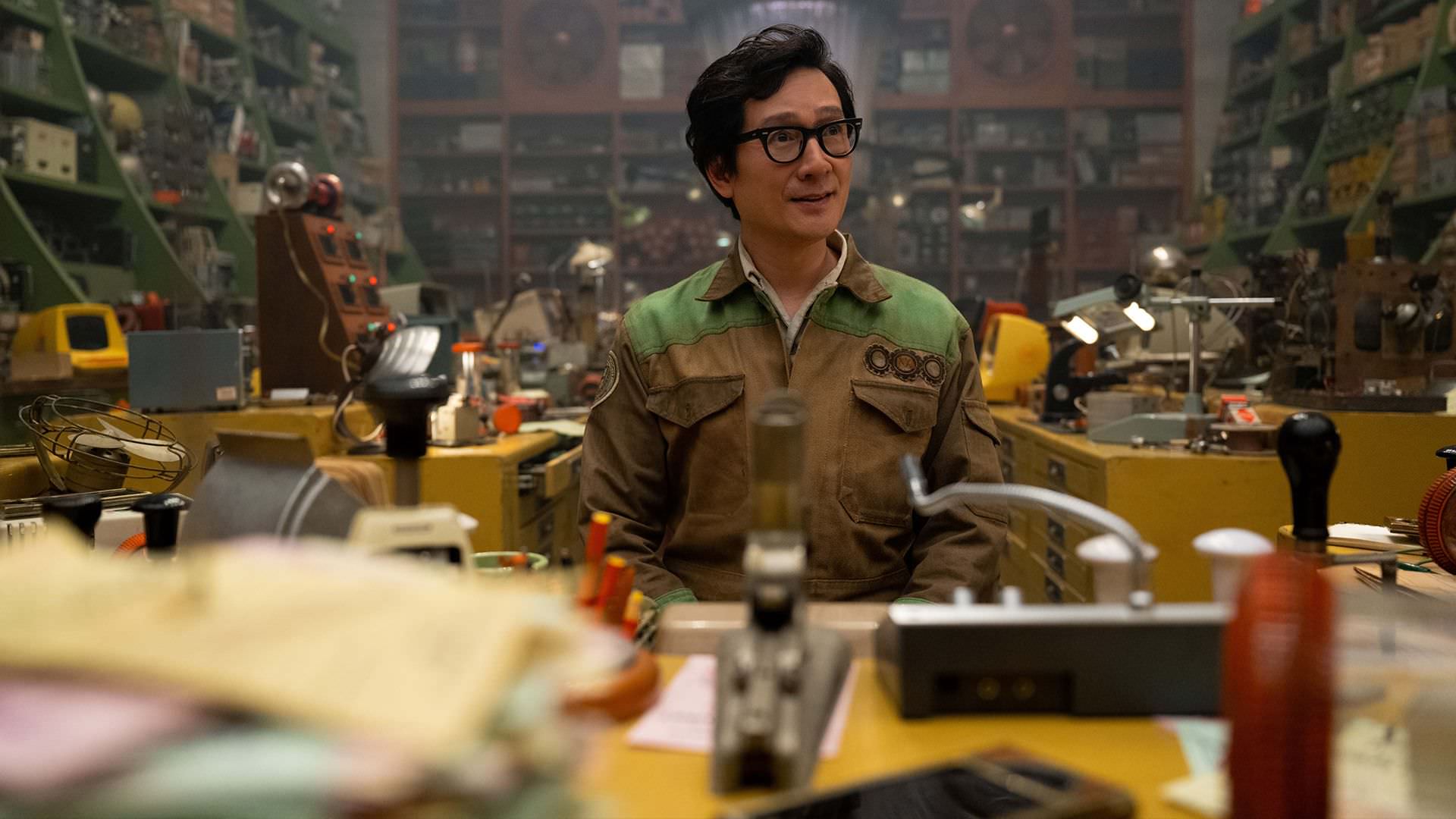 کی هوی کوان در نقش OB در قسمت اول فصل دوم سریال Loki 