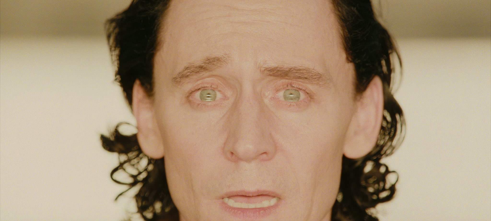 نگاه وحشت زده لوکی در پایان قسمت چهارم فصل دوم سریال Loki