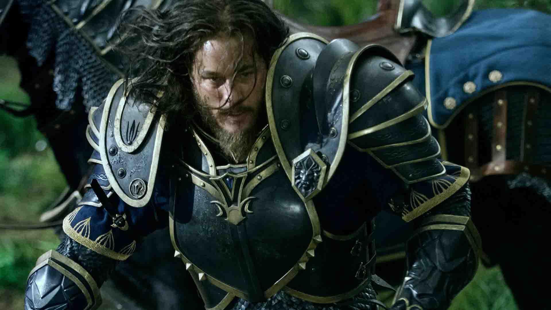 تراویس فیمل با لباس رزم در فیلم Warcraft