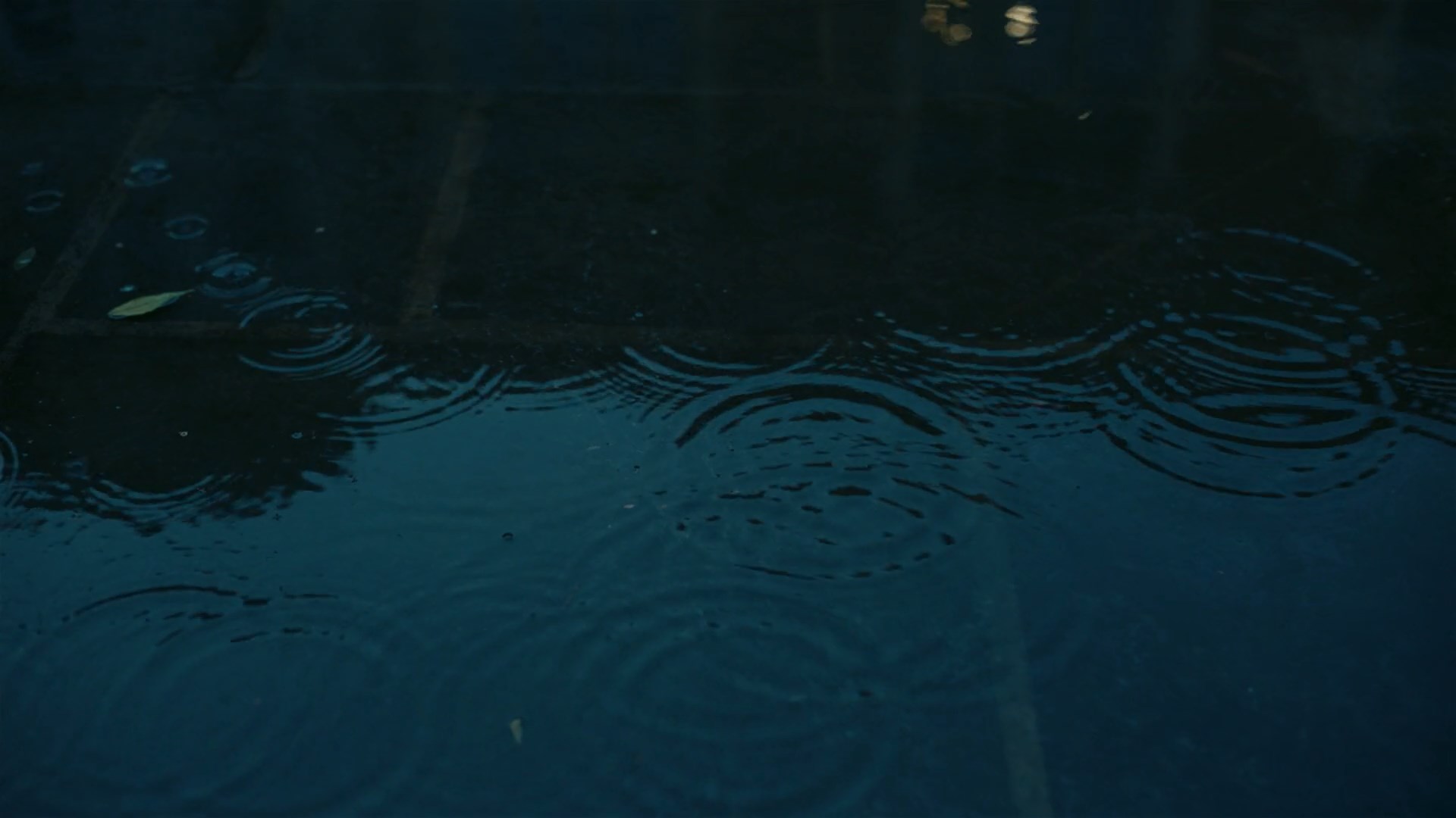 قطرات آب در فیلم اوپنهایمر