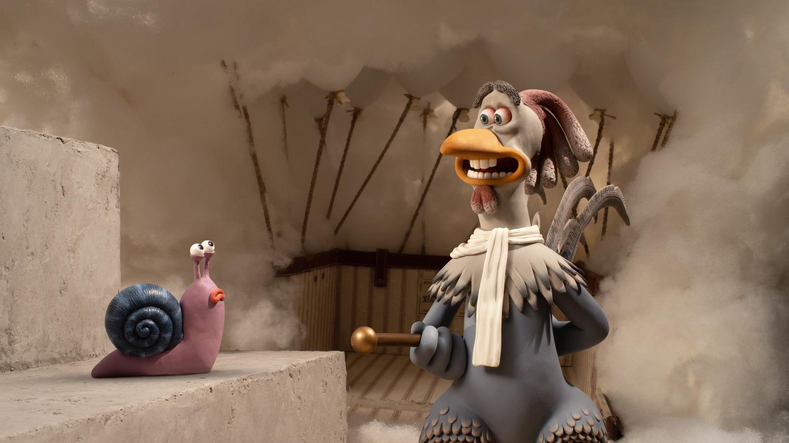 فاولر در حال صحبت با حلزون در انیمیشن Chicken Run: Dawn of the Nugget 