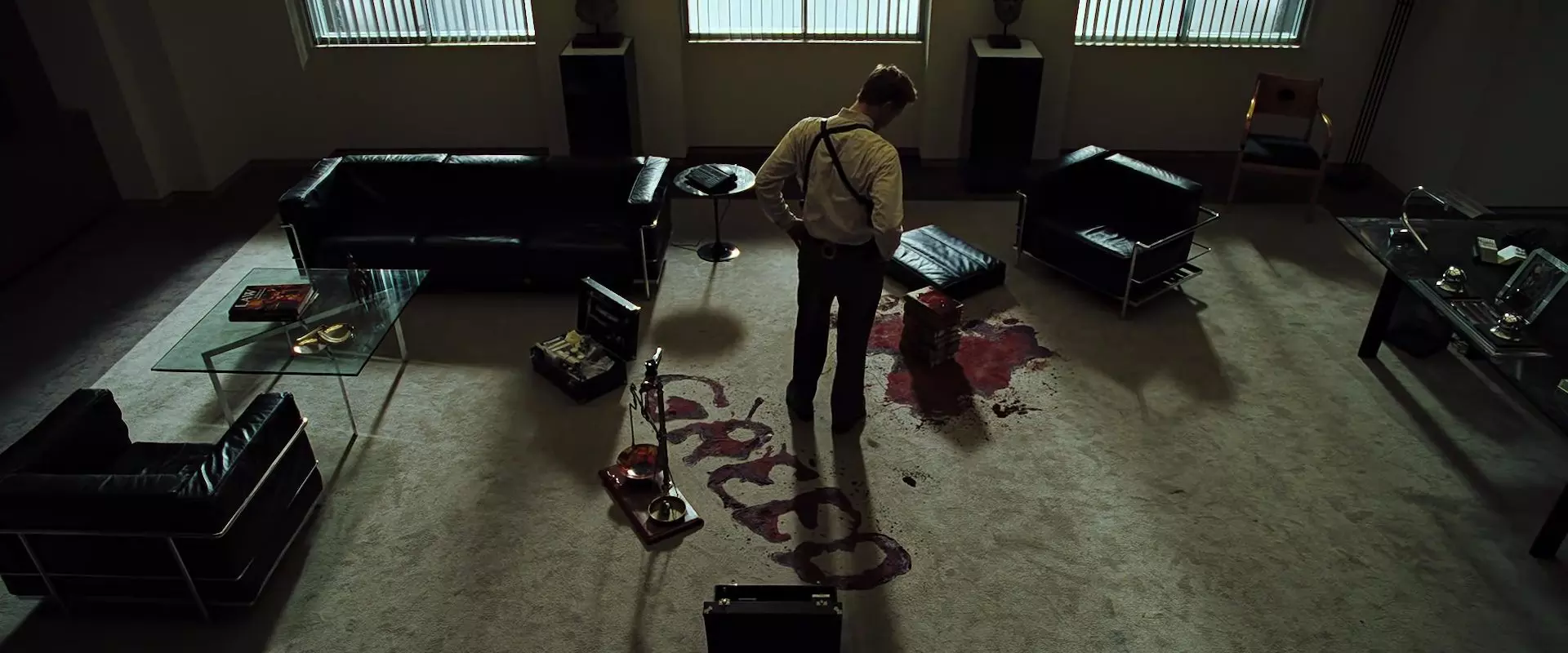 یکی از صحنه‌های قتل فیلم Seven با حضور برد پیت در نقش کارآگاه مایلز