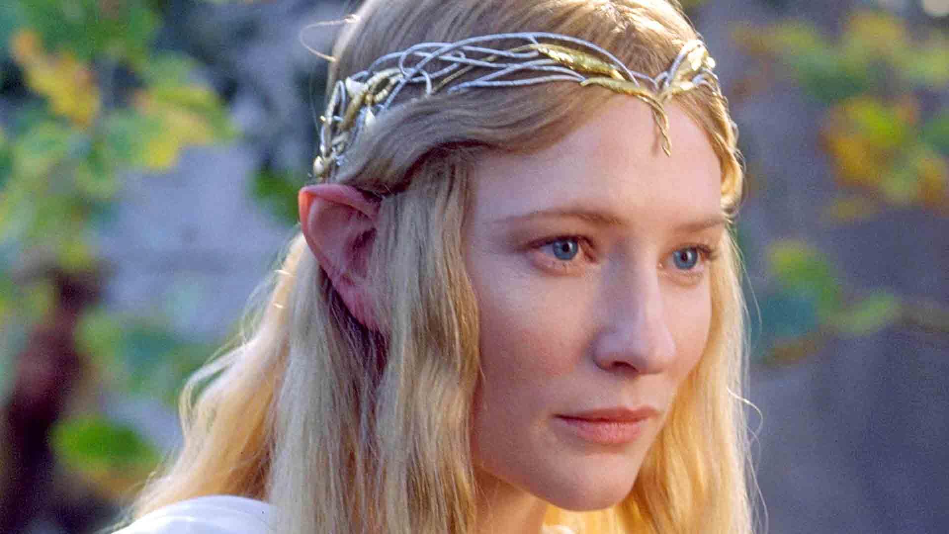 کیت بلانشت در نقش یک الف در فیلم The Lord of the Rings: The Fellowship of the Ring