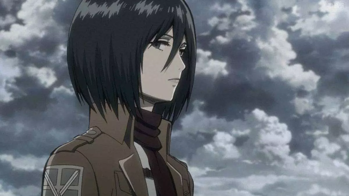 Mikasa en uniforme militaire aux cheveux courts