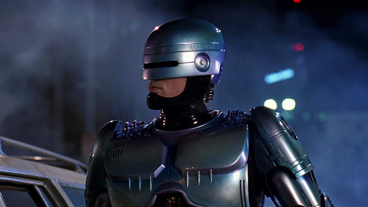 روبوکاپ‌ (پلیس آهنی) در فیلم RoboCop، یکی از برترین فیلم های ابرقهرمانی تاریخ سینما