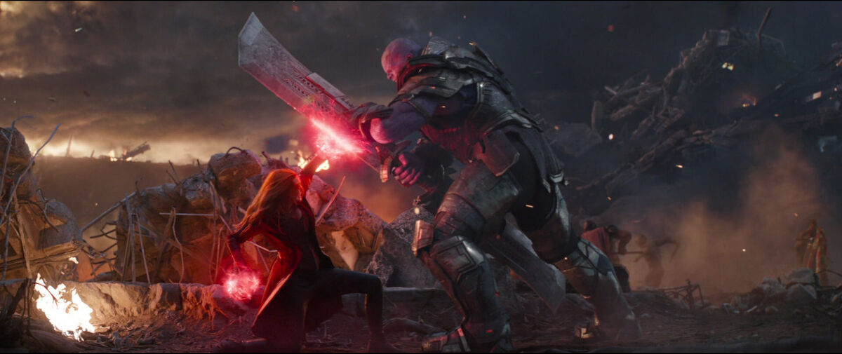 مبارزه اسکارلت ویچ با تانوس در فیلم Avengers: Endgame
