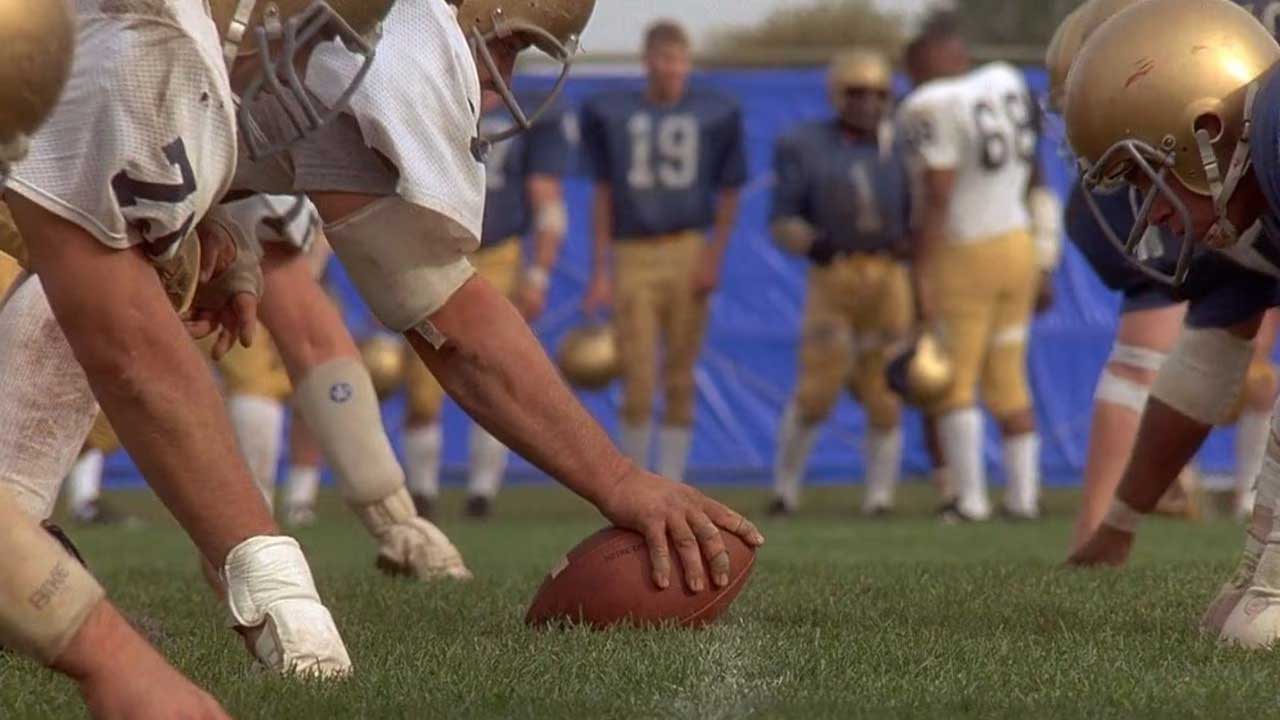 فوتبال کالج آمریکایی در فیلم ورزشی رودی با بازی شان آستین