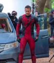 رایان رینولدز با لباس جدید ددپول در پشت صحنه فیلمبرداری فیلم Deadpool 3