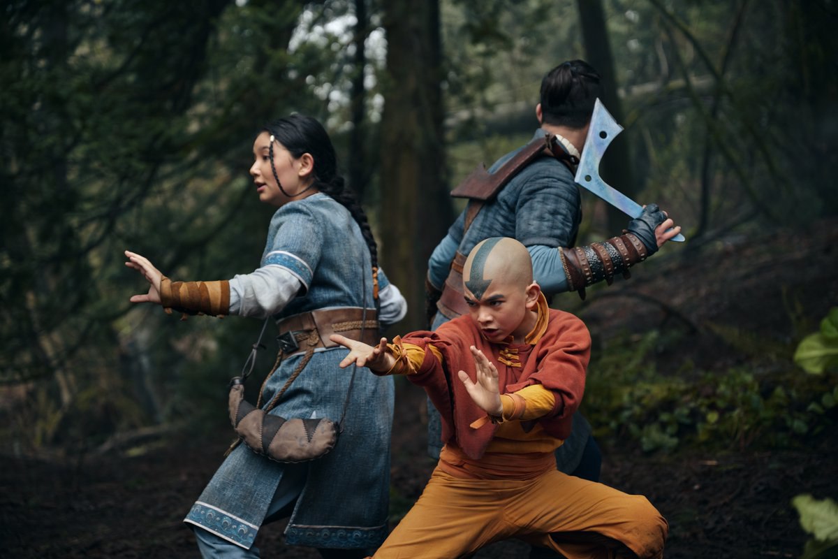 آنگ، کاتارا و سوکا در Avatar: The Last Airbender آماده مبارزه می‌شوند