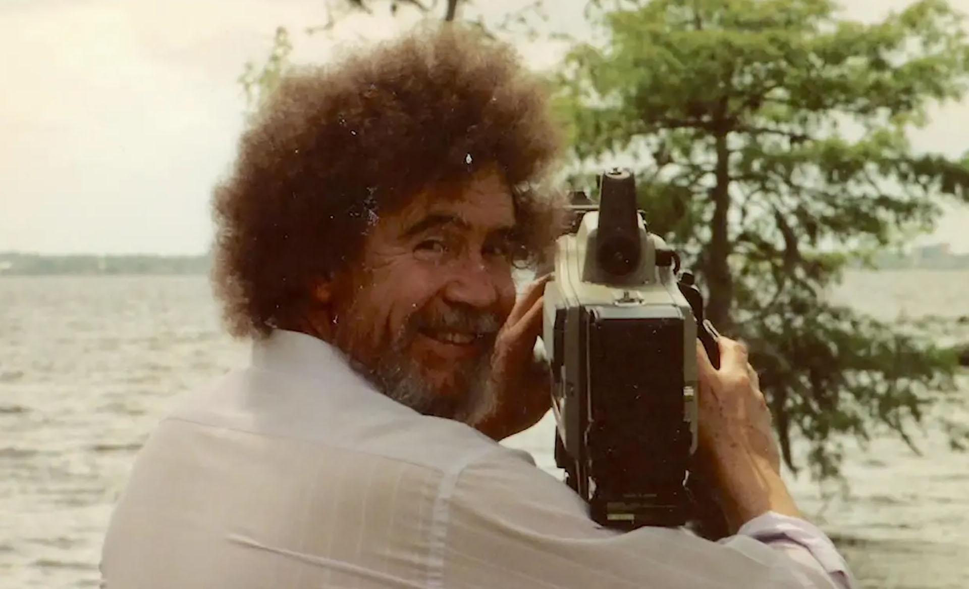 دوربین باب راس در مستند باب راس: تصادفات شاد، خیانت و طمع