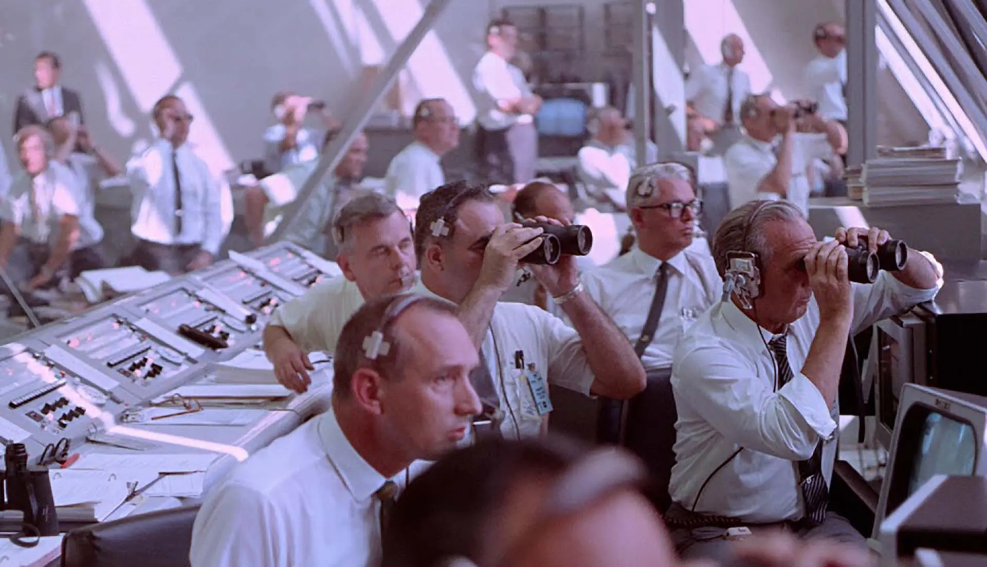 خدمه پشت صحنه مأموریت آپولو ۱۱ در مستند Apollo 11