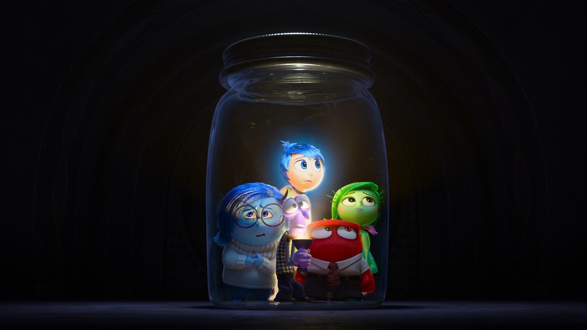 احساسات قدیمی رایلی در یک ظرف شیشه‌ای گرفتار شده‌اند در انیمیشن Inside Out 2