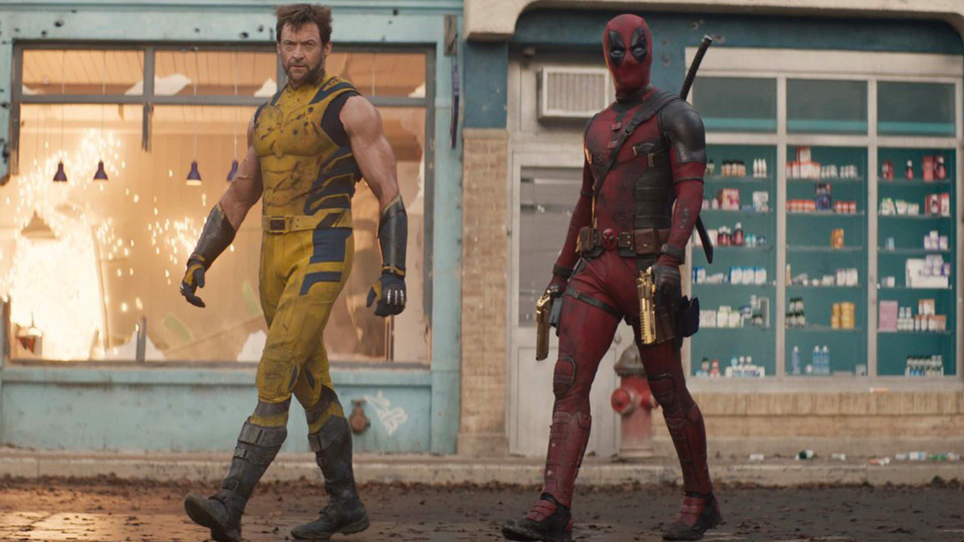 ددپول و ولورین در حال پیاده روی کنار هم در فیلم Deadpool and Wolverine 