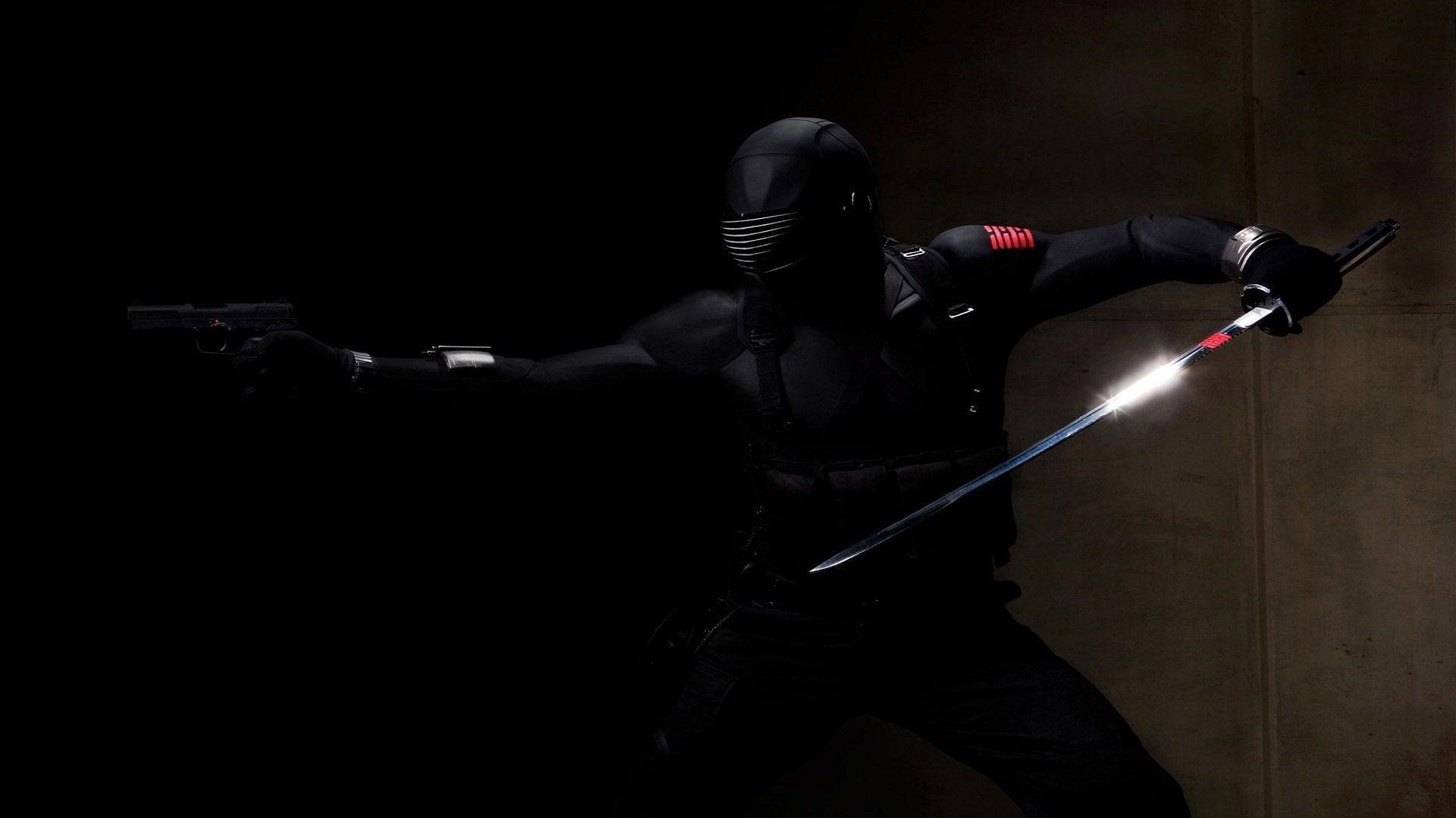 کشتار مخفیانه دشمنان در تاریکی توسط Snake Eyes از سری G.I. Joe
