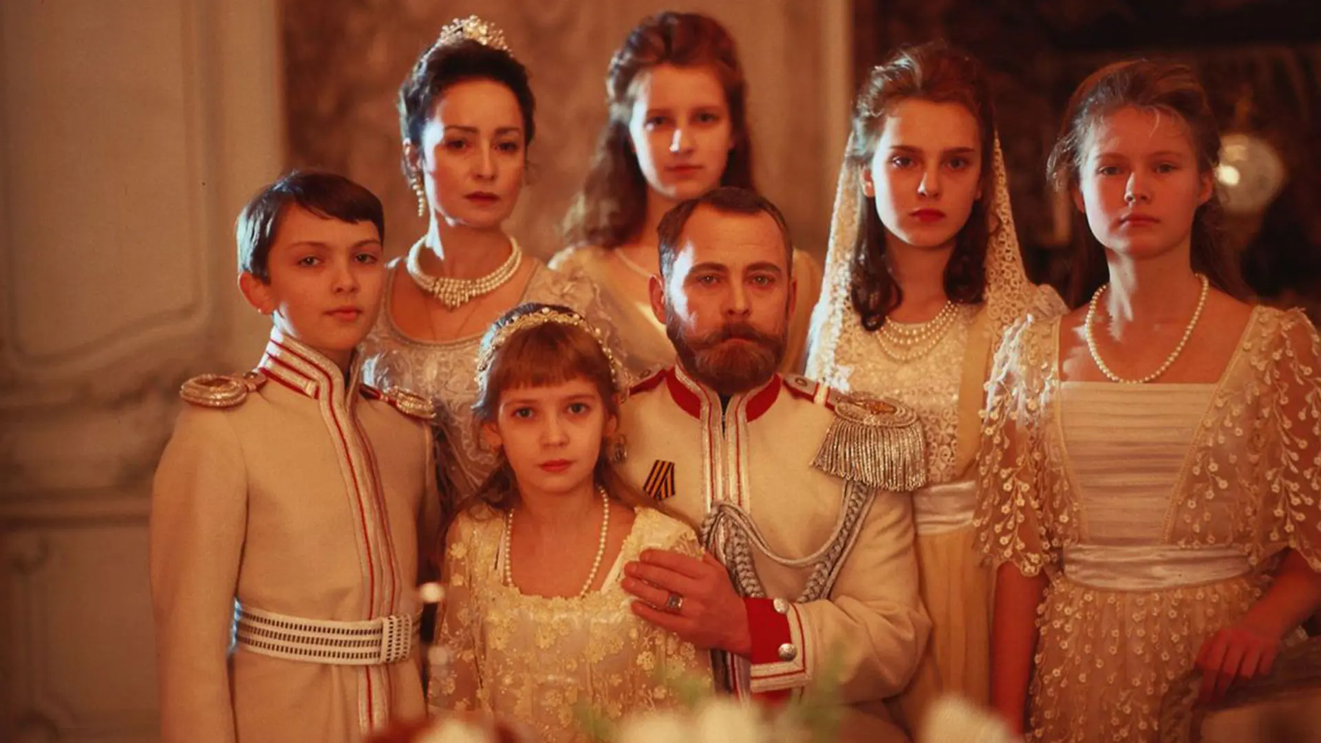 خانواده سلطنتی در فیلم کشتی روسی