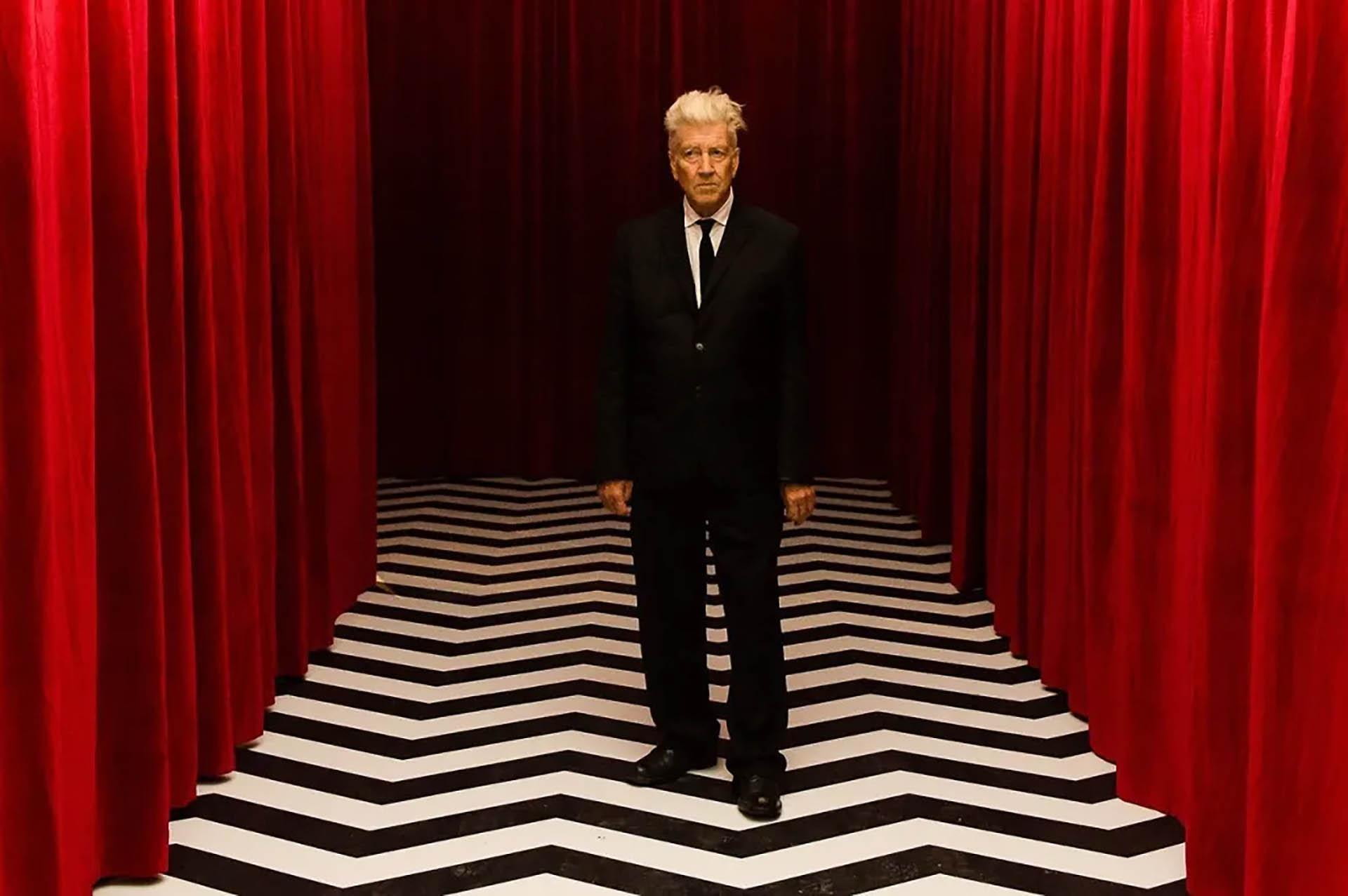 دیوید لینچ در اتاق قرمز Twin Peaks در مستند Lynch/Oz