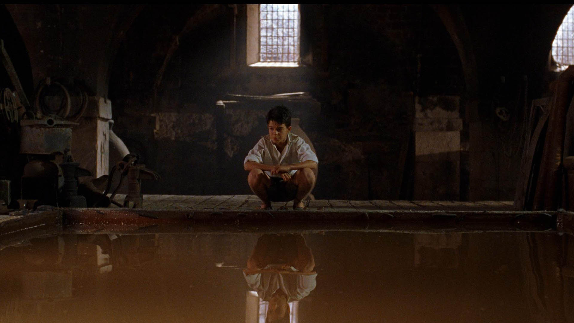فیلم The Devil's Backbone
