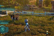 بیگانه و گاو درون مزرعه با حصارهای چوبی در بازی Destroy All Humans